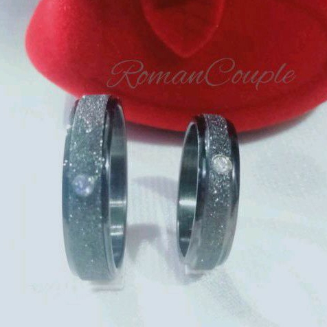 Cincin Couple Ukir Nama Titanium Hitam pasir