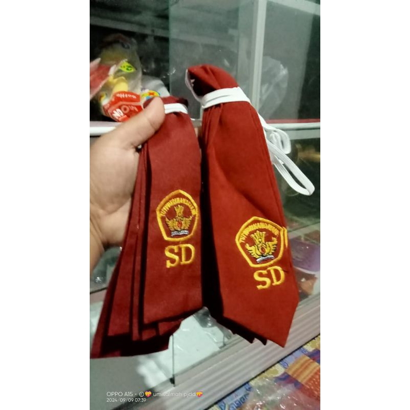 

Dasi sekolah SD