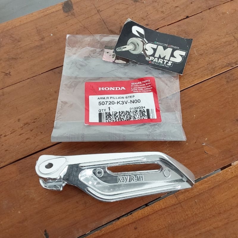Arm R Pillion Step Foot Step Pijakan Kaki Belakang Kanan Stylo 160 Original 50720 K3V N00