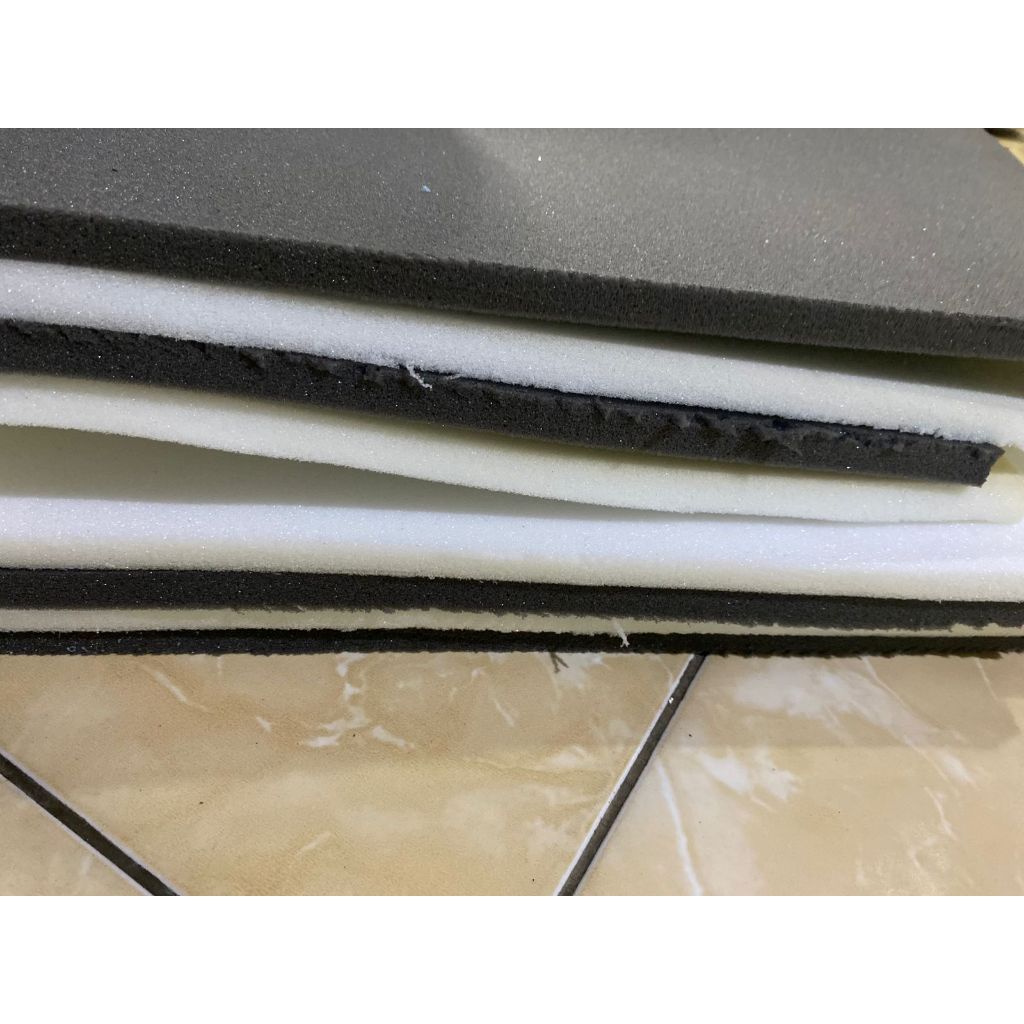 BUSA LEMBARAN HITAM PUTIH