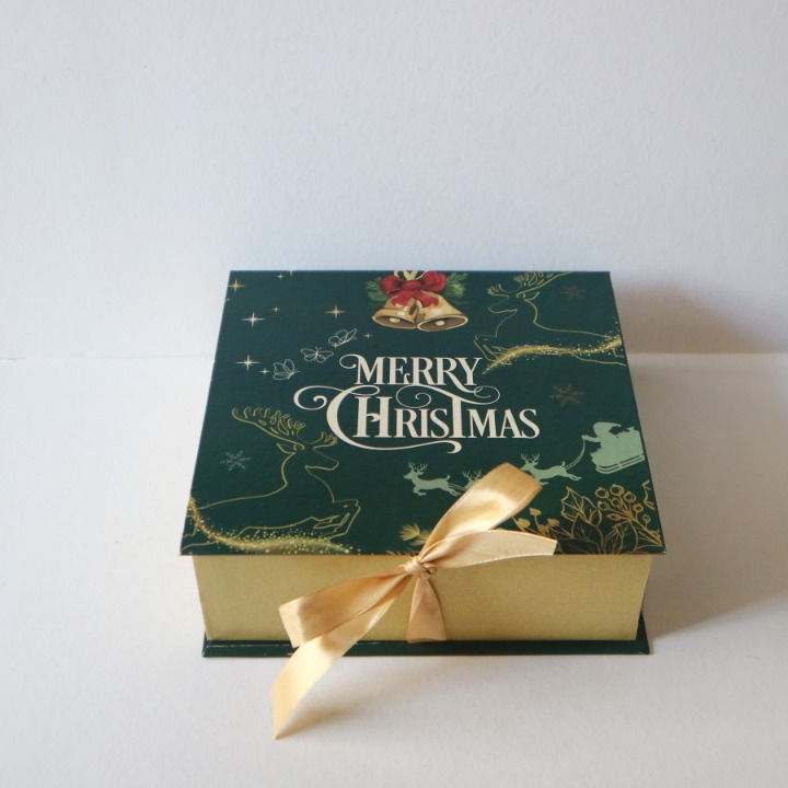 

Kotak Hadiah Edisi Christmas Fancy Import Embossed Paper Hard Box Hampers Natal Ukuran 22 x 22 x 7 cm