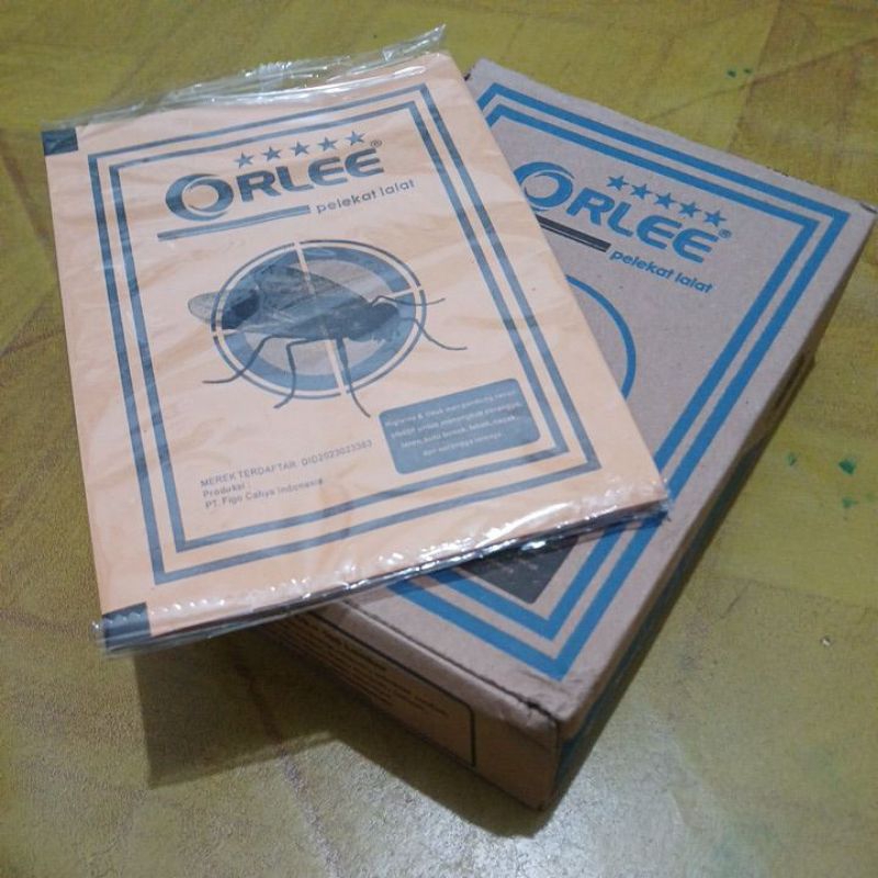 

lem lalat isi 10 pack (satu pack isi 10 lembar)