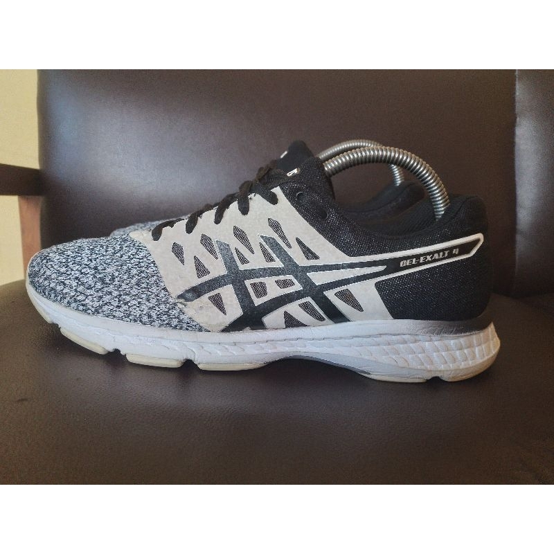 sepatu bekas asics running size 41 insole 26