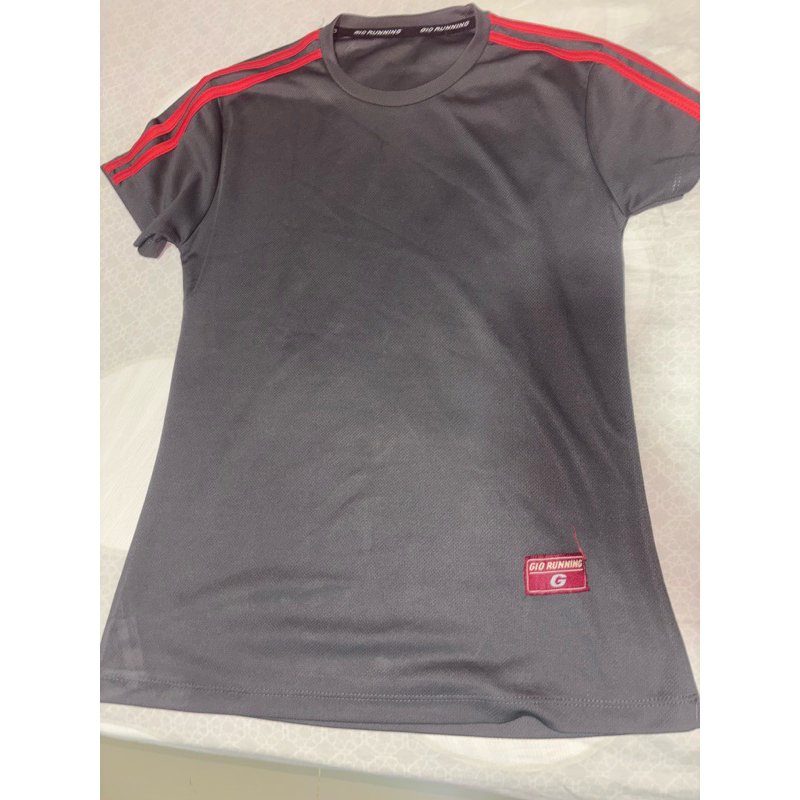 baju olahraga preloved