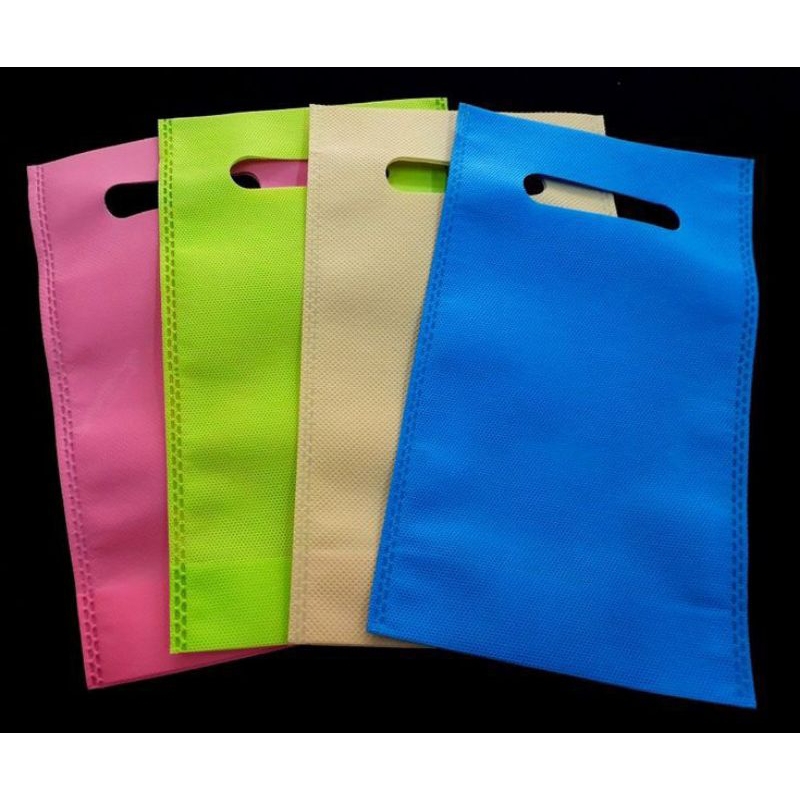 

Goodie Bag size 25 x 35 POLOS