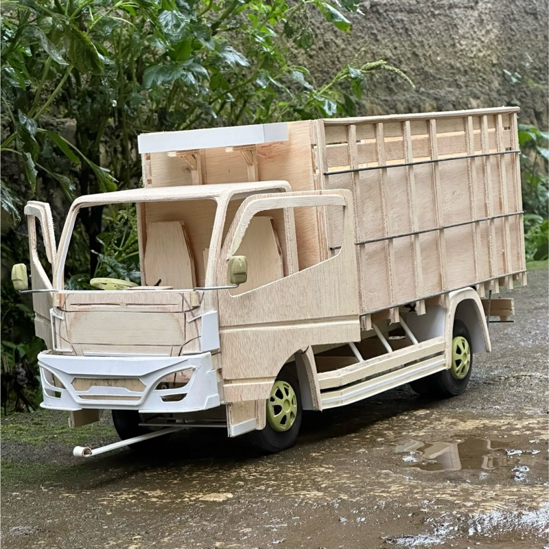 MINIATUR TRUCK MENTAHAN CANTER HEREX HIDROLIK SKALA 12