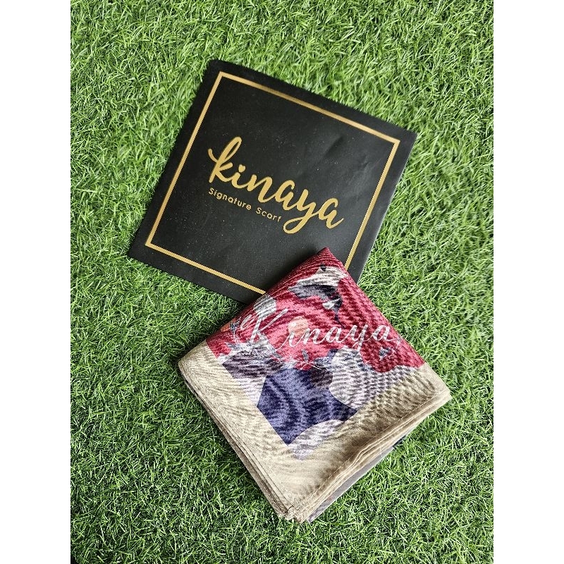 like new scarf by Kinaya
