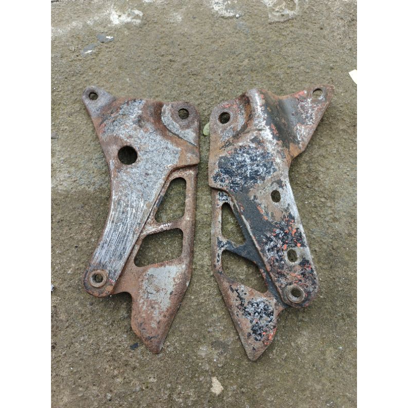 Postep Footstep Belakang Suzuki Crystal Cristal Original