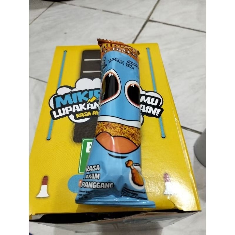 

MIKIRIN noodle Snack eceran 16 gram rasa ayam panggang
