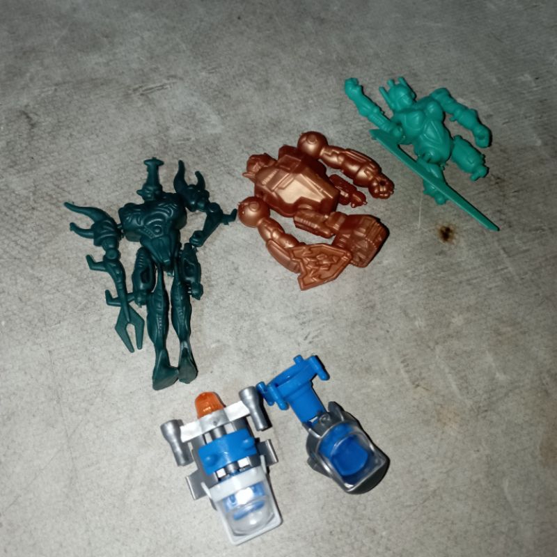 mainan jadul beyblade kartu mini dan lotte junk tidak utuh