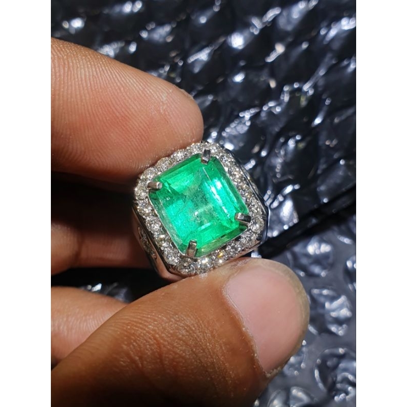 Natural Emerald Beryl 4.50 crt colombia emas berlian memo GRI warna fresh banget