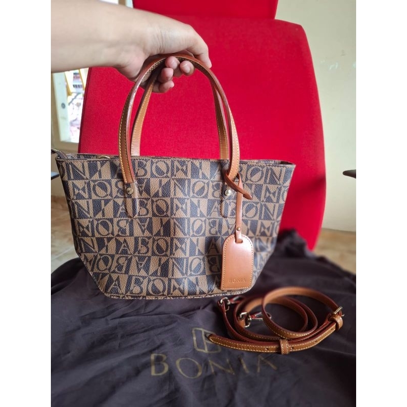Tas Bonia sampan vvgc like new