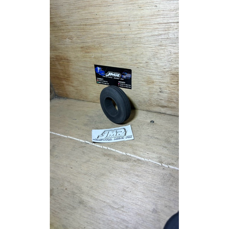 ban miniatur truk skala 14 ( 1 biji )