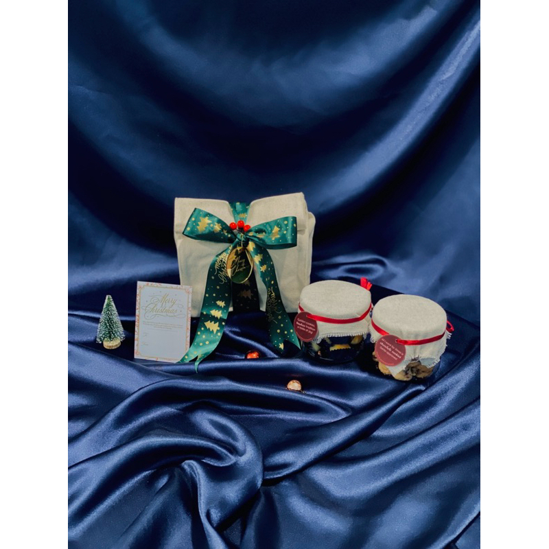 

Eloise Package Hampers