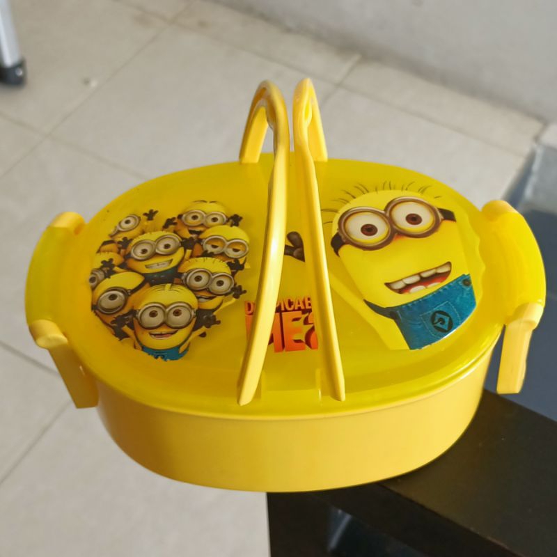 

Tepak / Tempat makan Minions