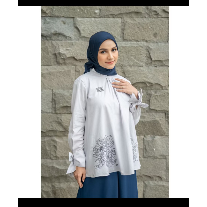 maeve blouse cloudy grey wearingklamby PL