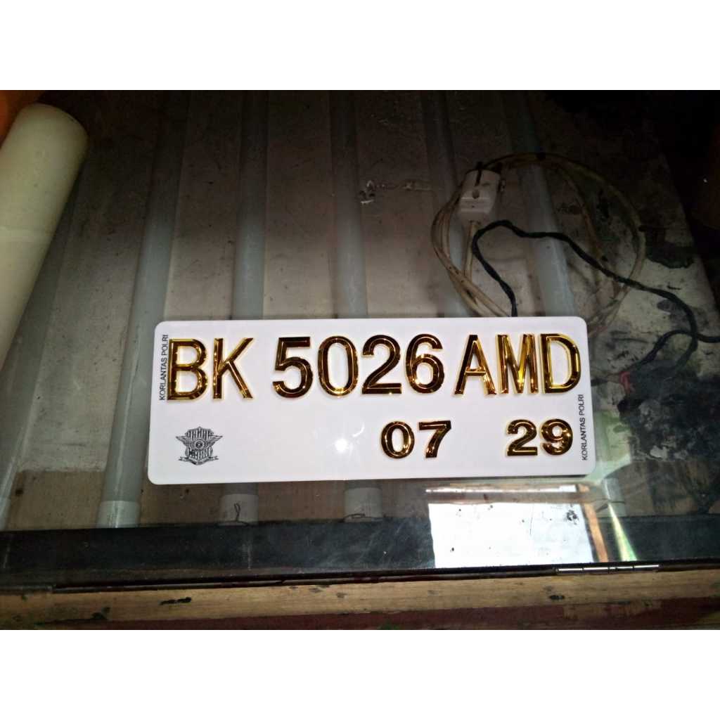 PLAT NOMOR TIMBUL MOTOR VARIASI GOLD