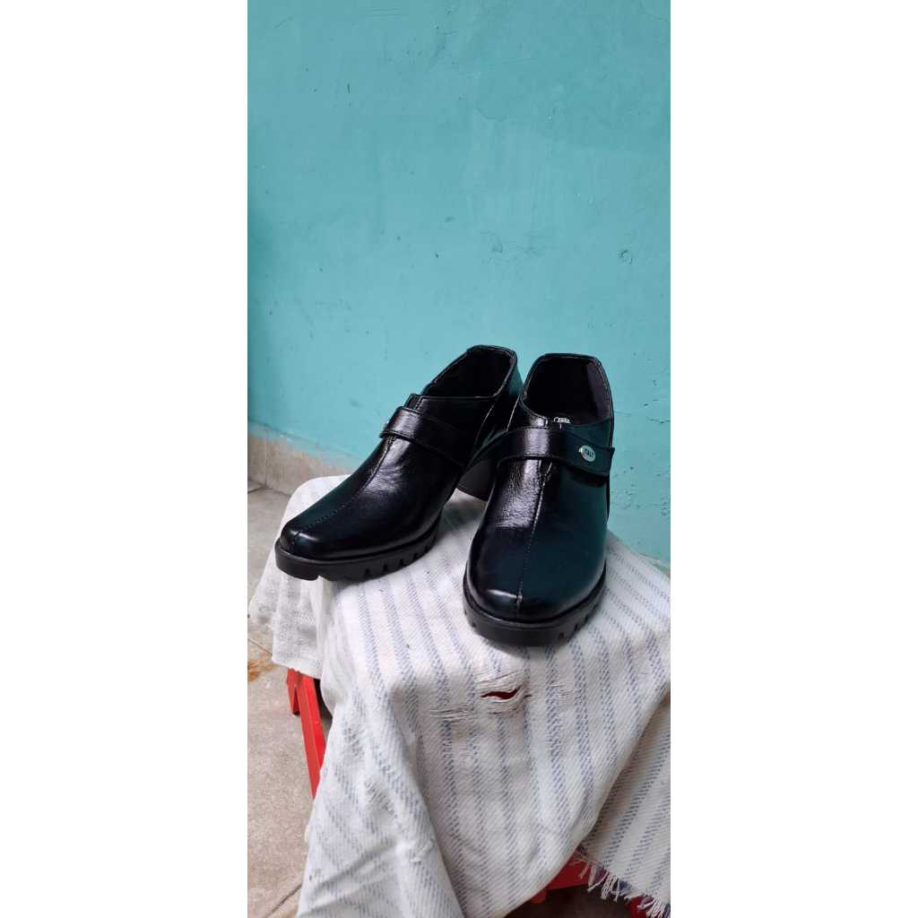 Sepatu Formal Boots Wanita Mecing