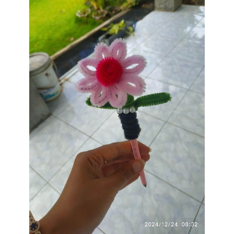 

hiasan pensil cantik. kreasi kawat bulu. handmade