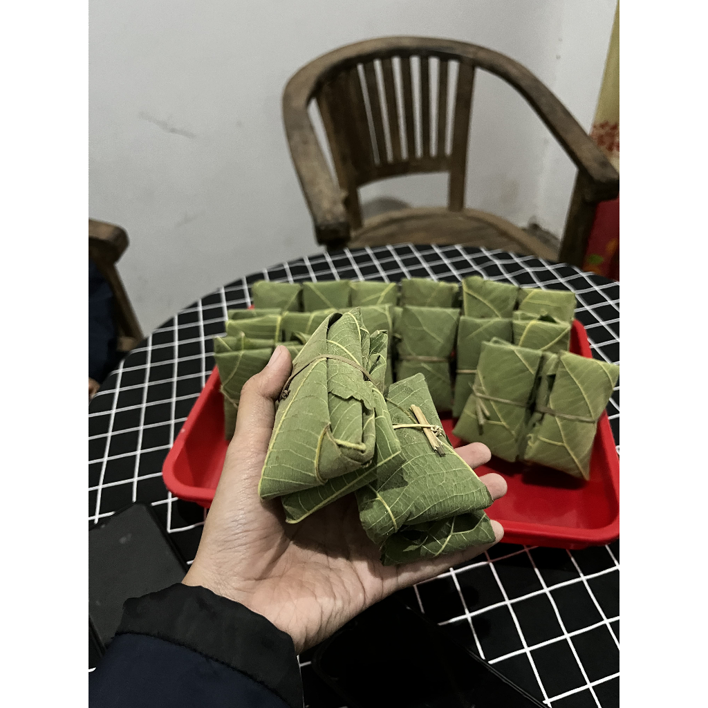 

Tempe Kedelai Bungkus Daun Jati Isi 2 Buah Paket 15 Ikat Dijamin Aman Garansi Retur