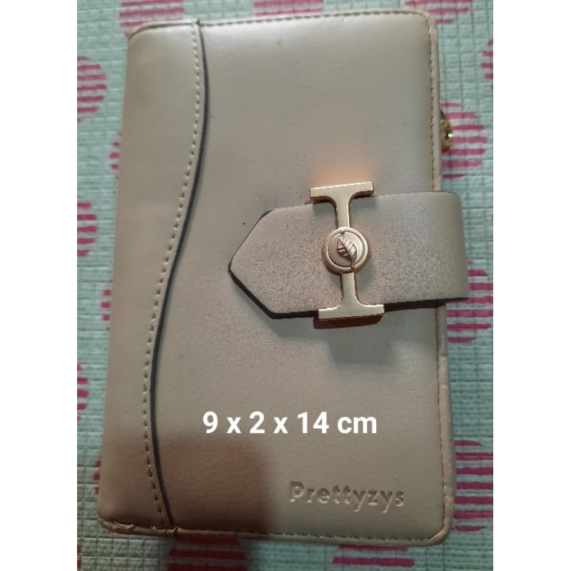 Dompet Wanita Medium Prettyzys