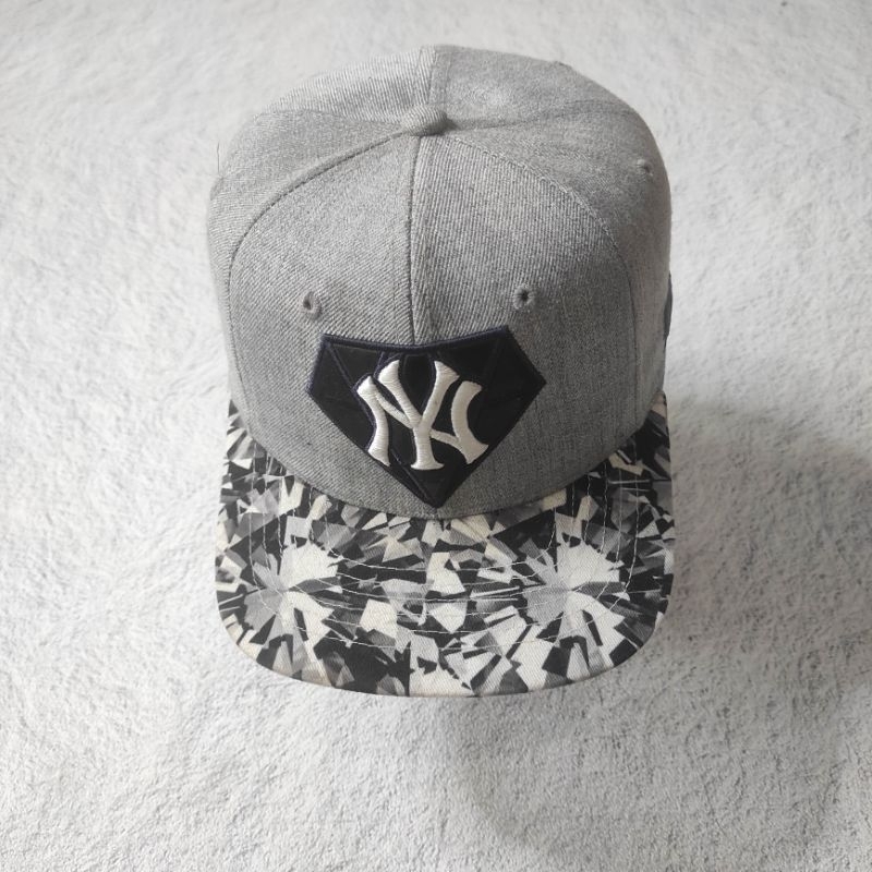 Snapback New York MLB Diamond Logo