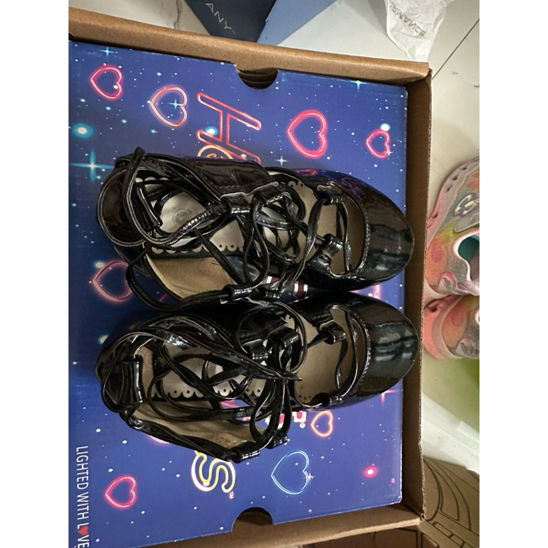 Sepatu treehouse preloved