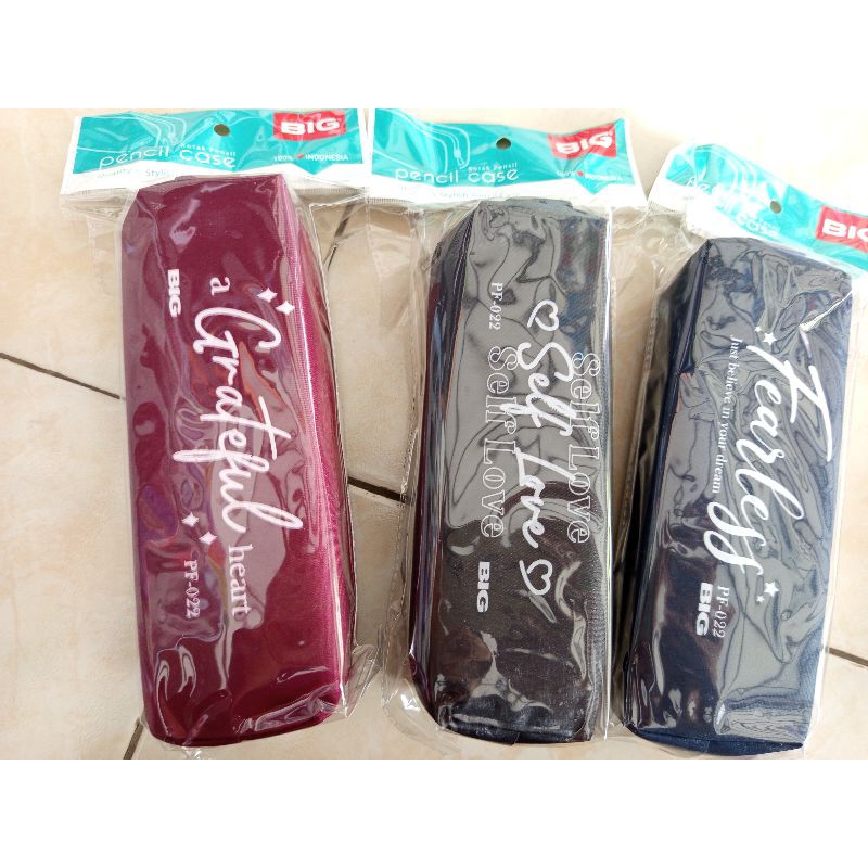 

Tempat pensil sleting Big