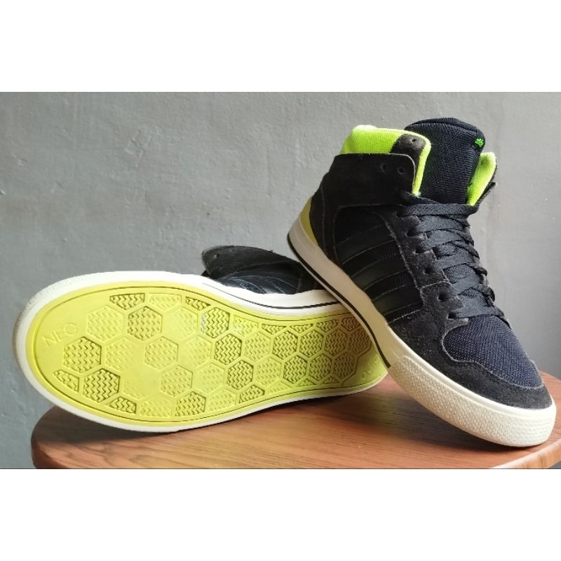 Sepatu basket adi HOOPS ST MID. size 42