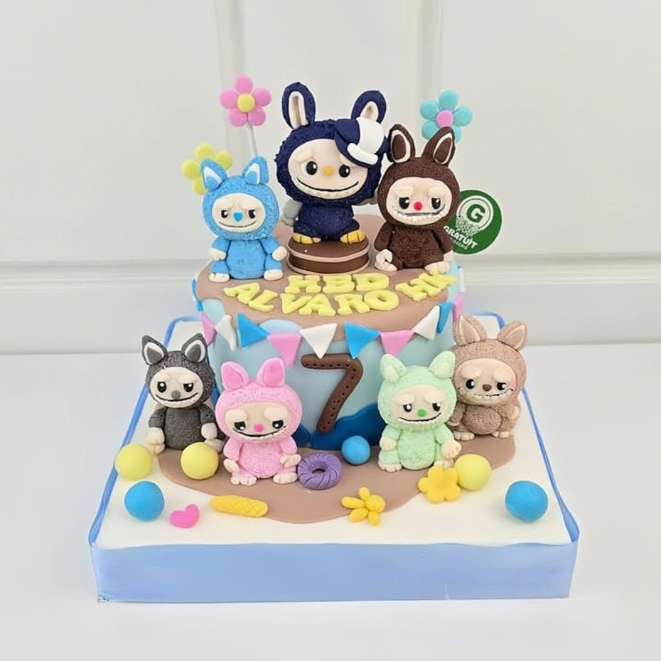 

CAKE TEMA LABUBU UK 15CM / KUE ULANG TAHUN