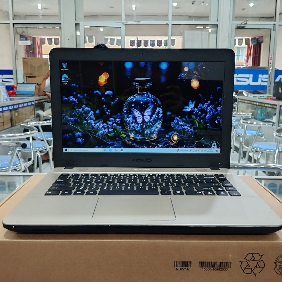Asus Vivobook X441U Core i3 gen 7 RAM 4GB HDD 1TB Layar 14in Siap Pakai