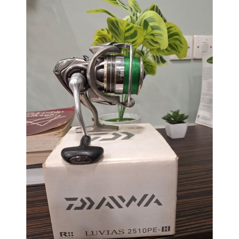 Daiwa Luvias Batik 2510 PE H