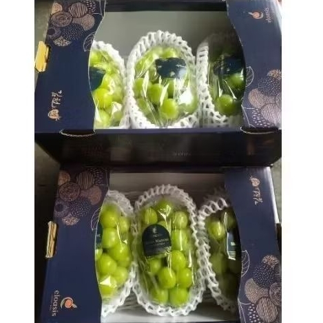 

Anggur shine Muscat Korea original 2 kg Gift Box premium