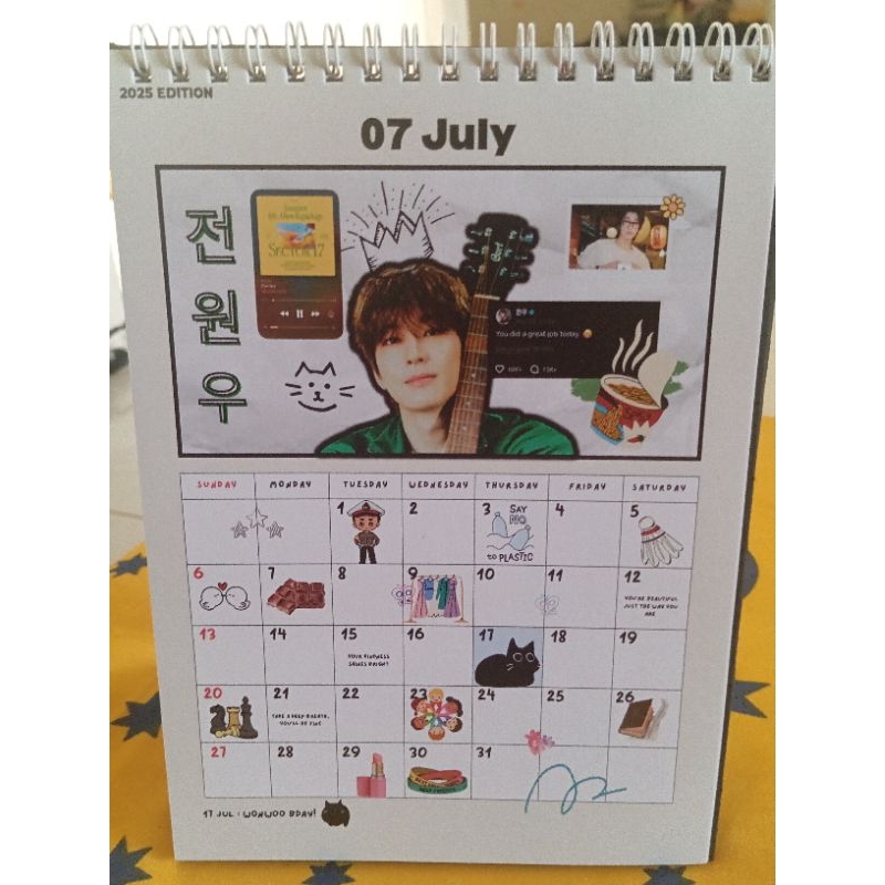 

Kalender Meja Seventeen 2025