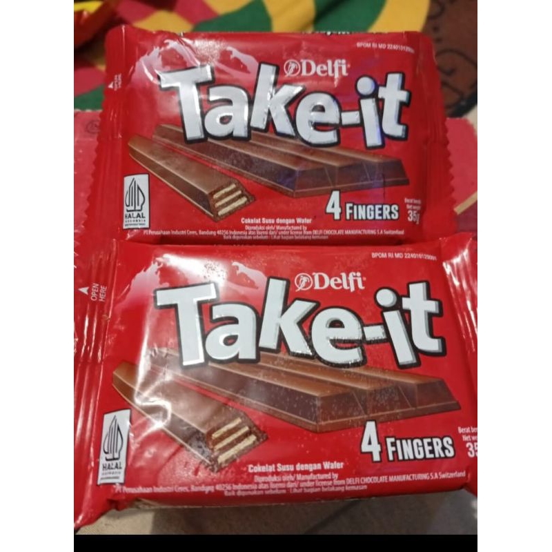 

Delfi Take-it Cokelat Susu dengan Water 4 Fingers