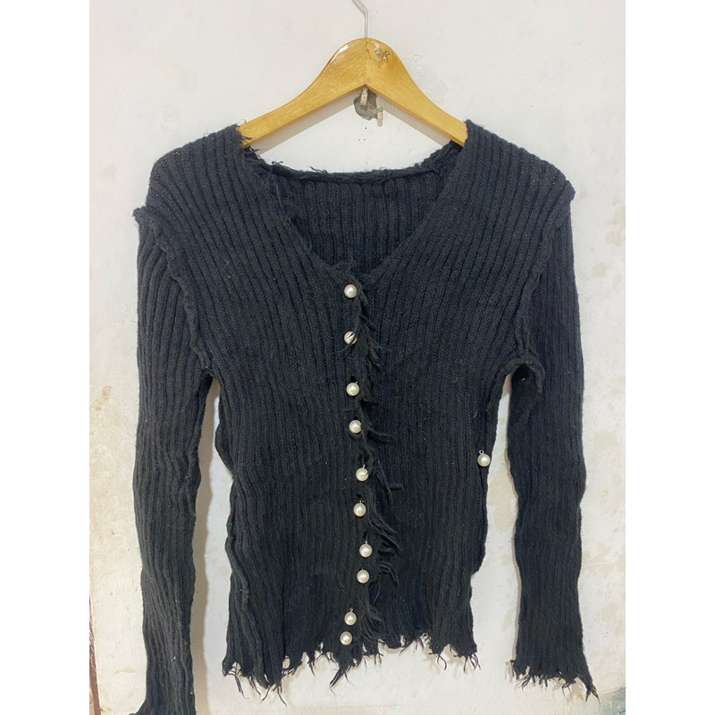 CARDIGAN HITAM RAJUT PRELOVED / CARDIGAN PREMIUM PRELOVED / CARDIGAN HITAM