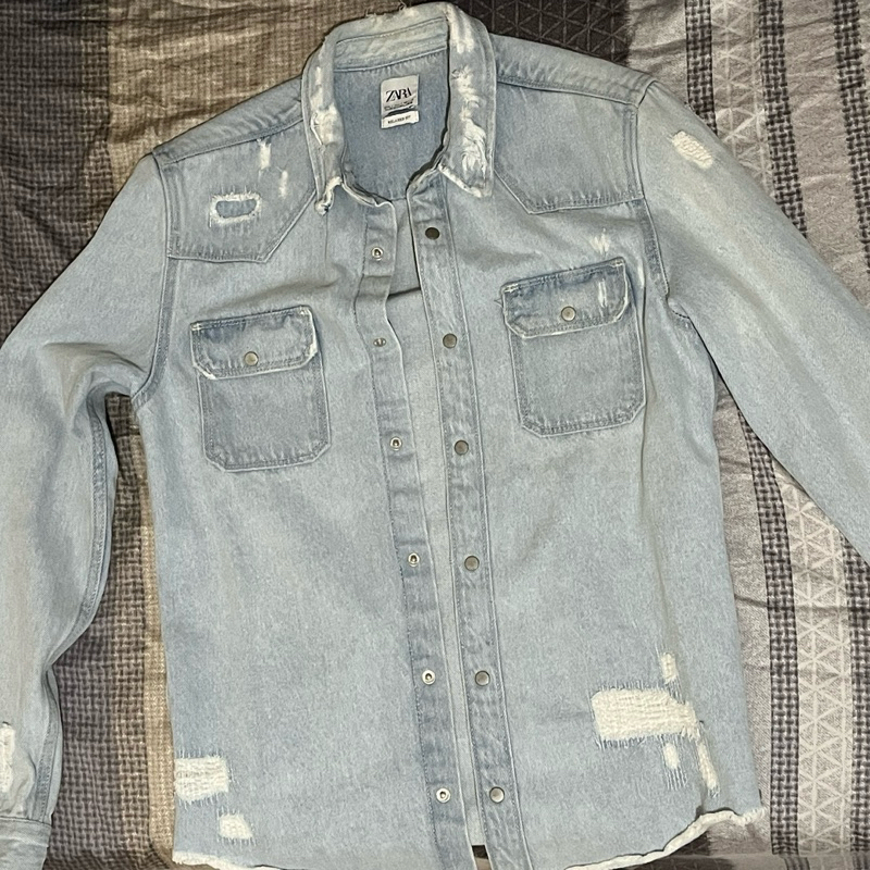 Zara Ripped Denim Jacket DENIM LIGHT BLUE (Preloved)