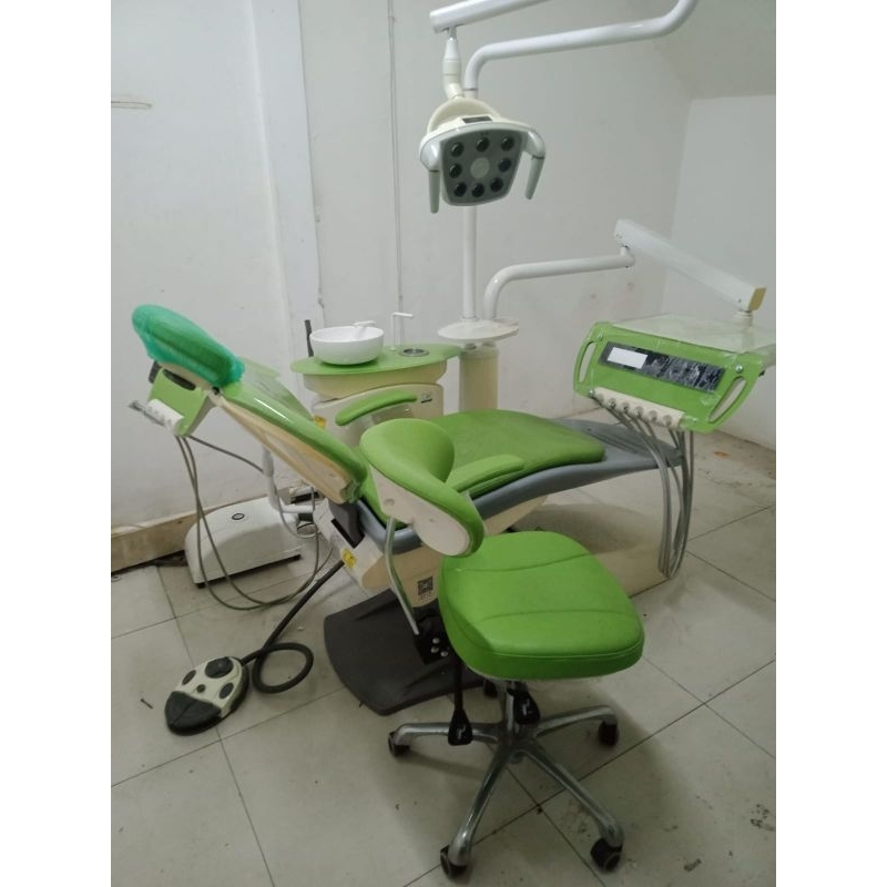 DENTAL UNIT 2ND L329 FULL ELECTRIC LAMPU LED 8 TITIK FOKUS ,TOMBOL DIGITAL PEMAKAIAN 2 THN LEBIH/DEN