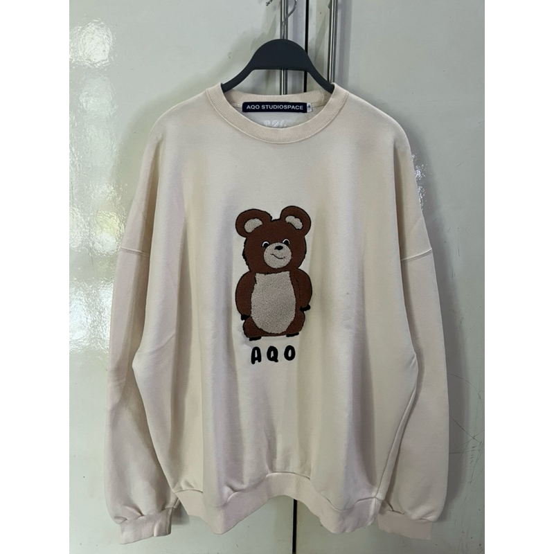 Preloved Crewneck AQO Bear Syifa