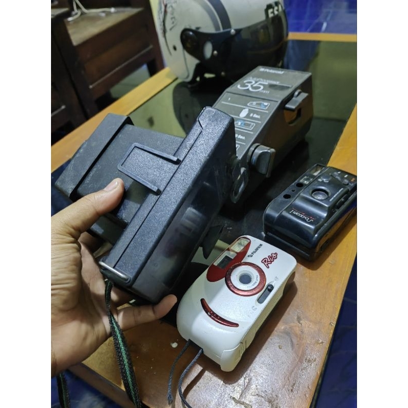 KAMERA POLAROID DAN ANALOG JADUL