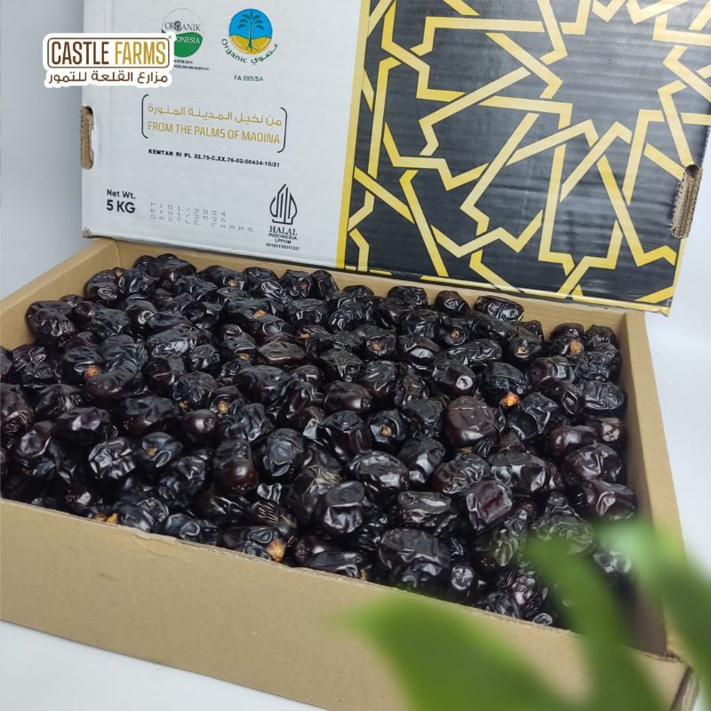 

Kurma Ajwa castle farms 5kg