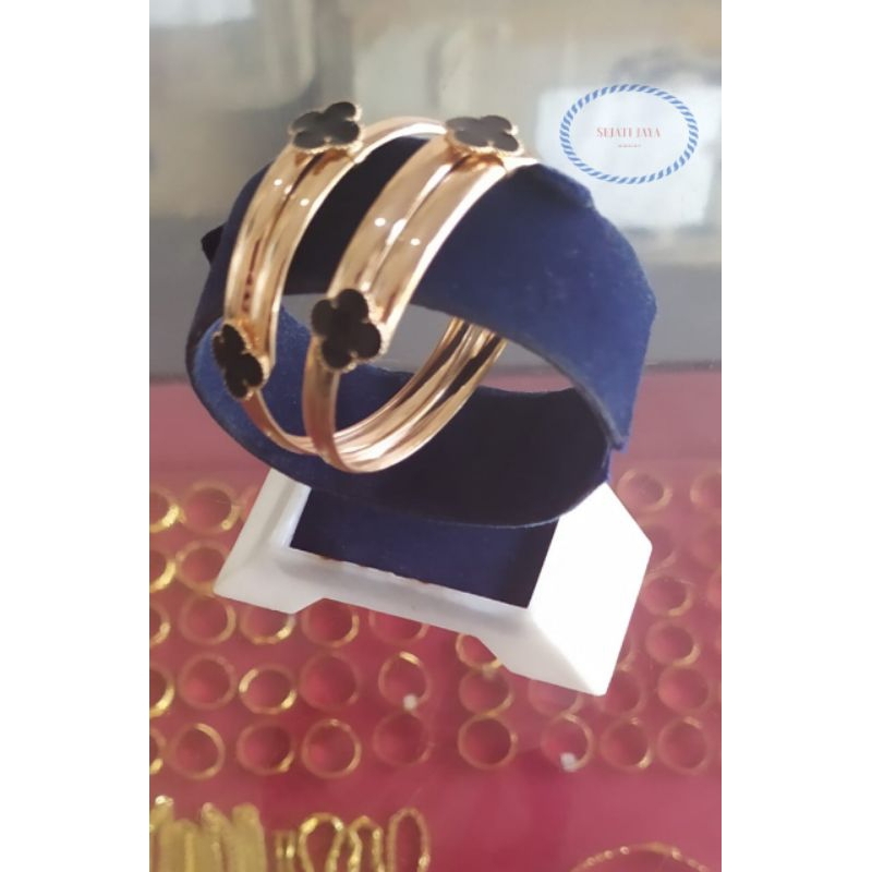 Gelang tangan anak vancleef emas kadar 375