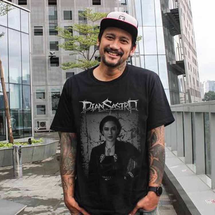 READY STOCK | LANGSUNG ORDER AJA | Kaos Deadsquad X Gadis Kretek Dian Sastro Tshirt Hitam Casual 100