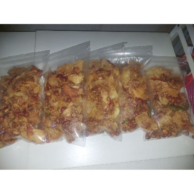 

Kering Tempe Kentang Kacang Vegetarian / Oreg Pedas Manis / Keripik lauk kering cemilan