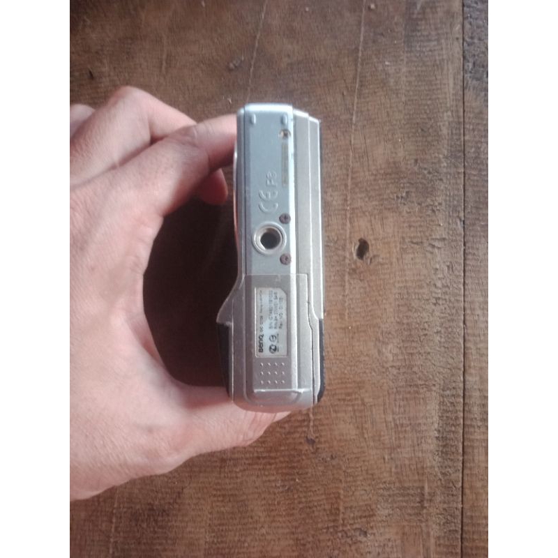 kamera_digital_benq_dc_c750_gambling_kondisi_seperti_difoto