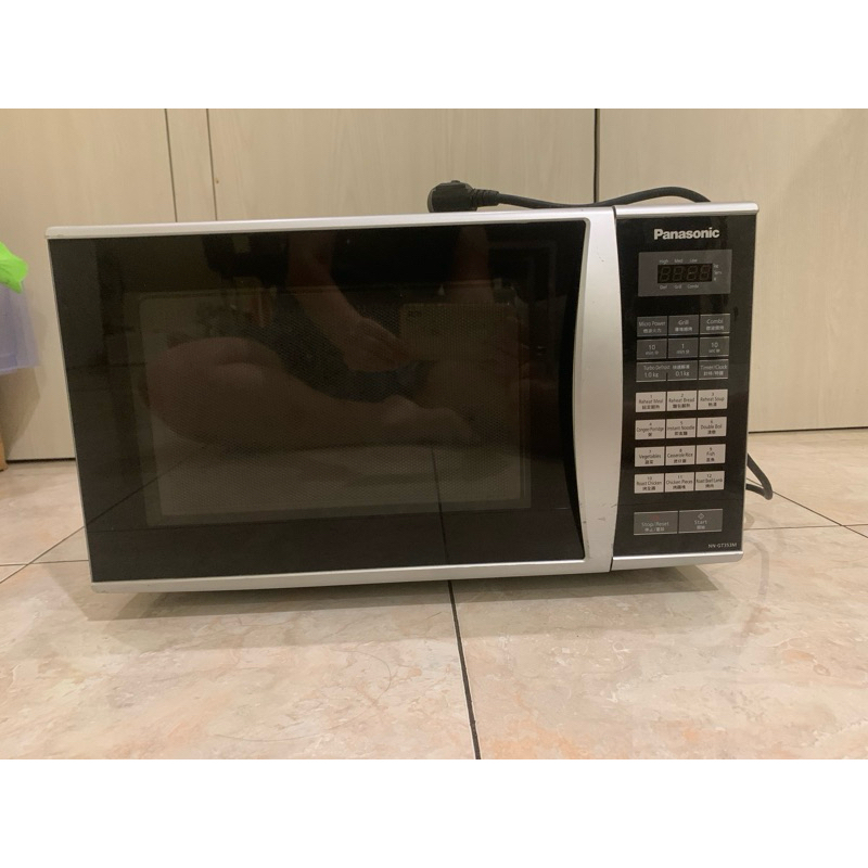 Microwave Oven PANASONIC 1000 W / 23 Liter preloved