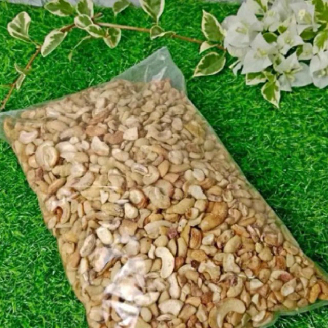 

kacang mede pecahan PM sulawesi