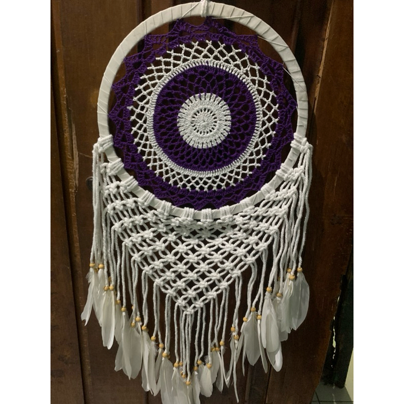 Hiasan dinding rajut