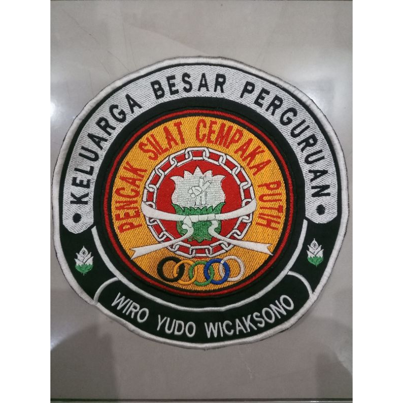 BED BORDIR PUNGGUNG CEMPAKA PUTIH BARU