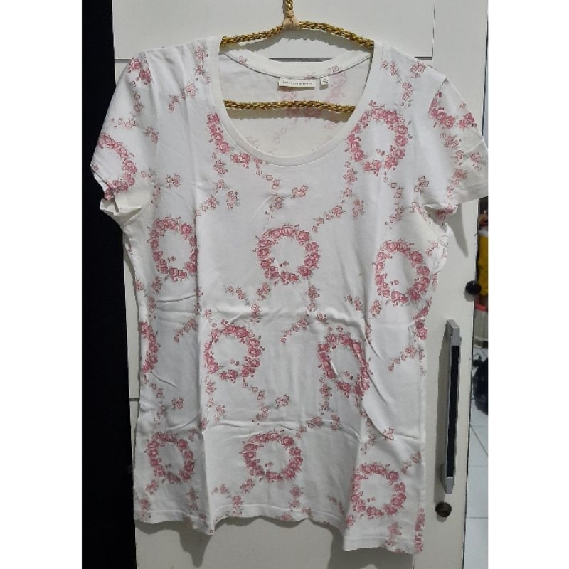 Preloved - Kaos Uniqlo